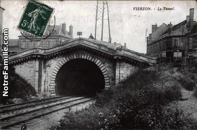 vase Berlot-Mussier faiencerie du tunnel ??? Cartes10