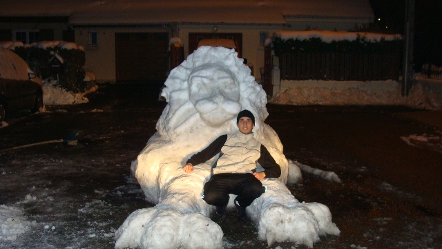 keristoff et sa sculpture dans la neige et la glace Dsc04910