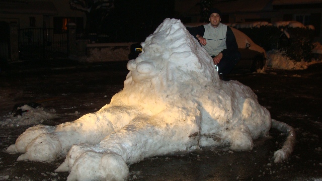 keristoff et sa sculpture dans la neige et la glace Dsc04911