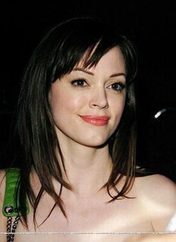  Rose McGowan - Biografija 4pcakq10