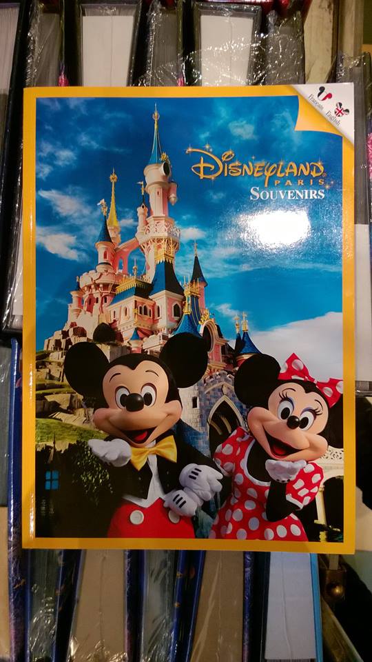 Les livres sur l'univers Disney ... et autres ....  - Page 2 11811512