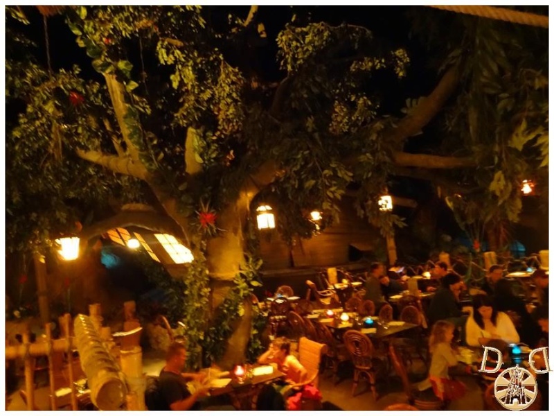 Captain Jack's - Le Restaurant des Pirates (ex- Blue Lagoon" (Disneyland Parc)  - Page 3 17_et_70