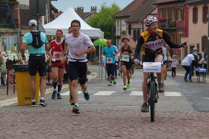 marathon - 11 ème édition du Marathon du Vignoble d'Alsace et son passage à Wangen le 21 juin 2015 Img_8116