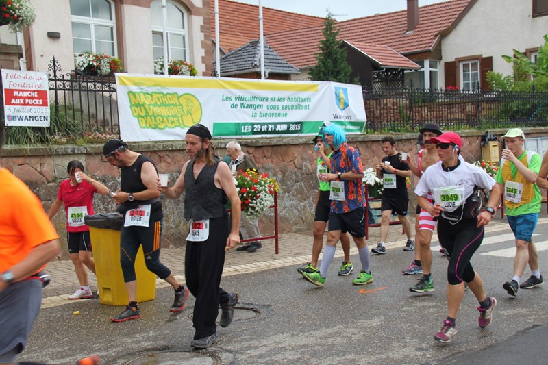 marathon - 11 ème édition du Marathon du Vignoble d'Alsace et son passage à Wangen le 21 juin 2015 Img_8220