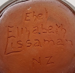 So lucky to find an Elizabeth Lissaman jug on a roadside stall. Lissam11