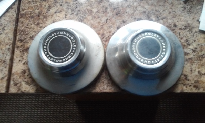 WTB:  3 73 SS hubcaps with light argent 05071510