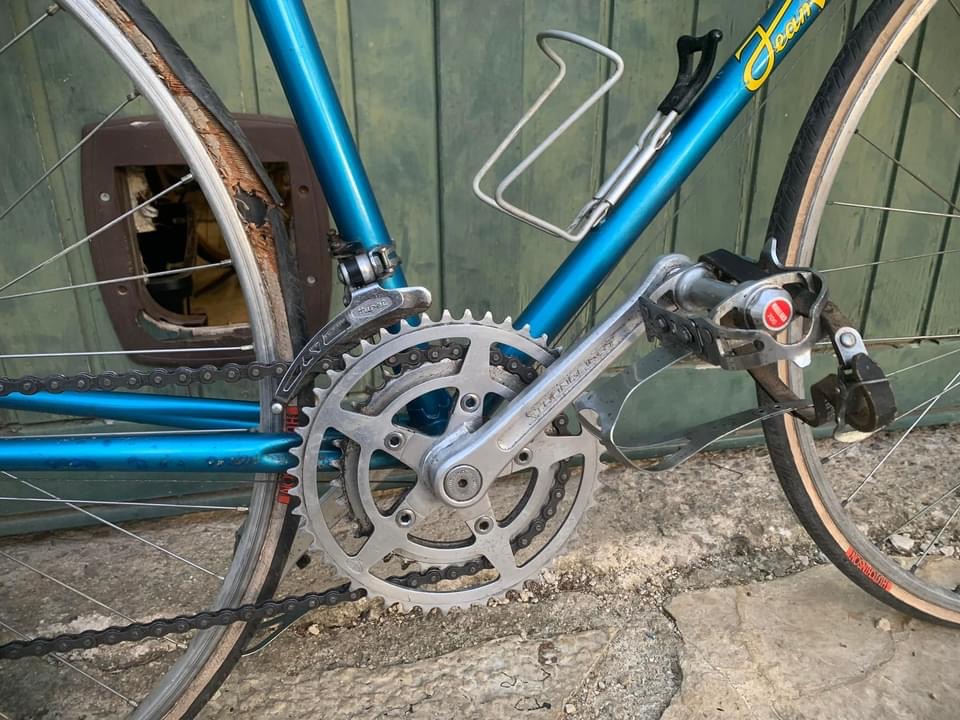 VALERO de 1977…..peut être 3f197d10
