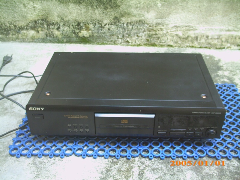 Sony CDP-XE900E CD player (Used)SOLD Img_0130