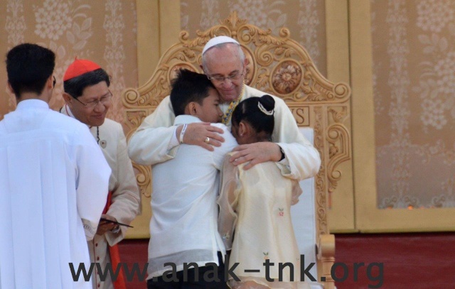 Soutenez les Enfants de Manille ! Pope-f10