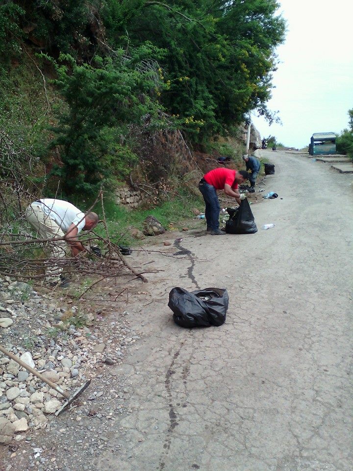 volontariat de nettoyage de la route du Cap  Aokas le 13 juin 2015 546