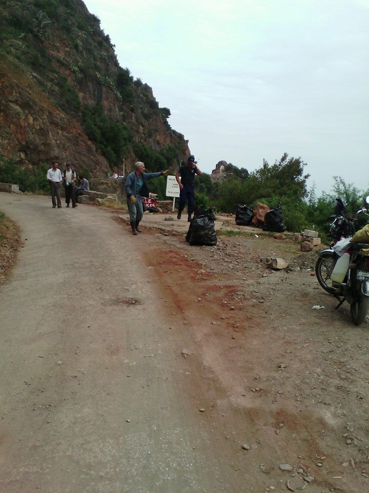 volontariat de nettoyage de la route du Cap  Aokas le 13 juin 2015 552