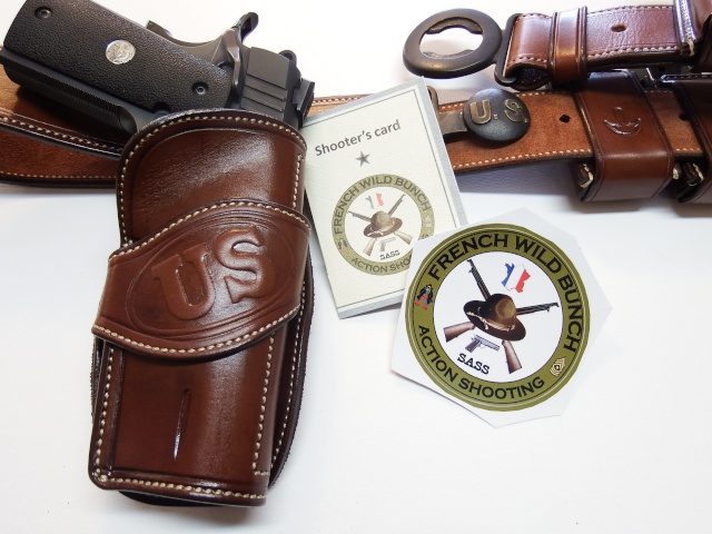 "WILD BUNCH" HOLSTER by SLYE Dscf2623