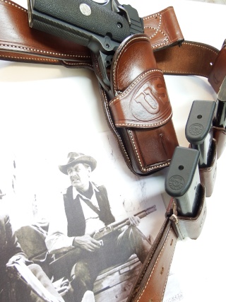 "WILD BUNCH" HOLSTER by SLYE Dscf2627