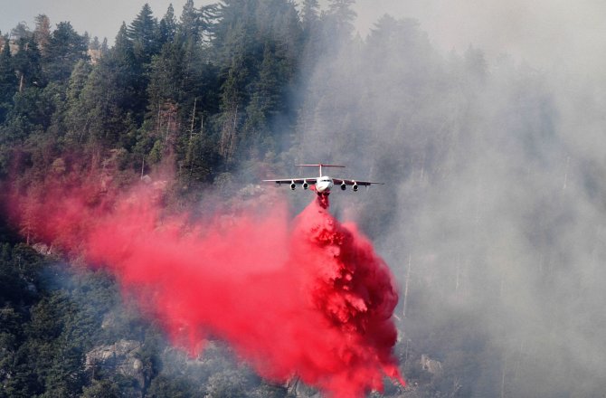 HEAT CONTINUES TO ROAST WEST, FUELING DROUGHT, BLAZES Ca-fir18