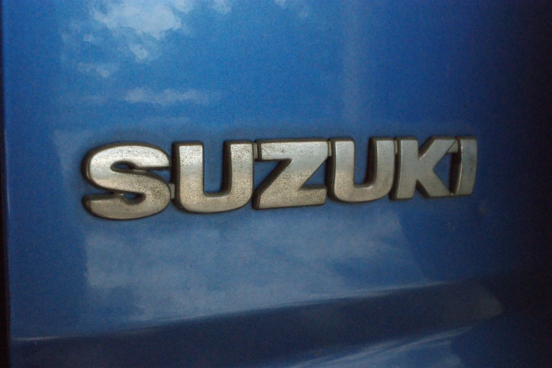 Rendre neuf un embleme Jimny/Suzuki Dsc02019
