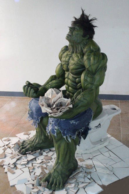 Hulk gladiator sur son trône 1/4 Url10