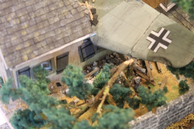 un he 111 crashe dans une maison Img_6527
