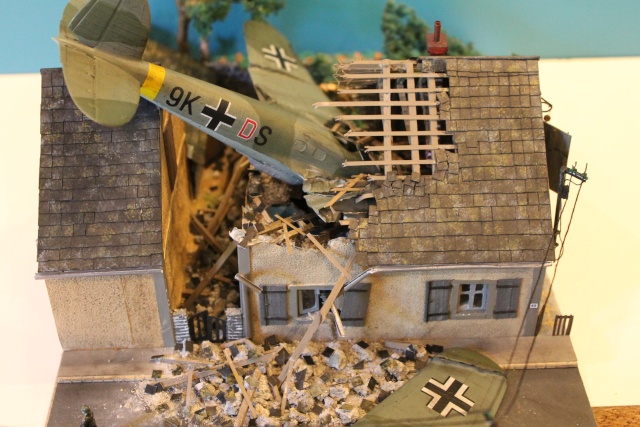 un he 111 crashe dans une maison Img_6529