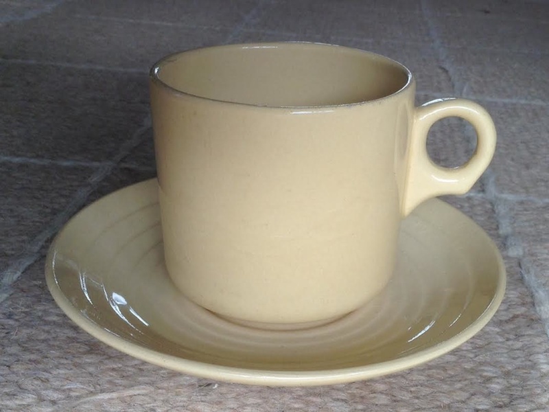 Ambrico e/w cups and saucers like smaller railway cups Xxxcar10