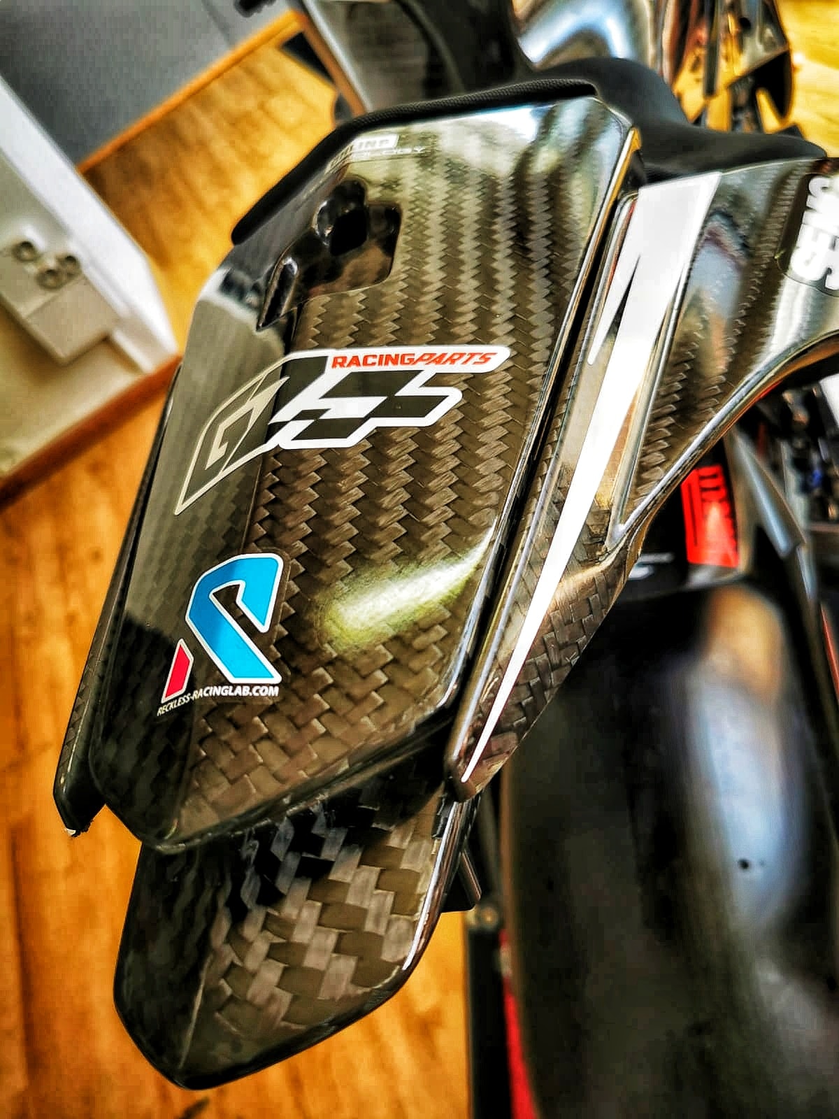 Yamaha R1 et R1M Crossplane 2015 ( sujet numero3 ) - Page 12 11812910