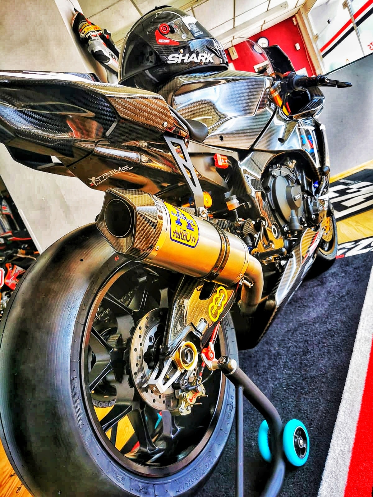 Yamaha R1 et R1M Crossplane 2015 ( sujet numero3 ) - Page 12 11815110