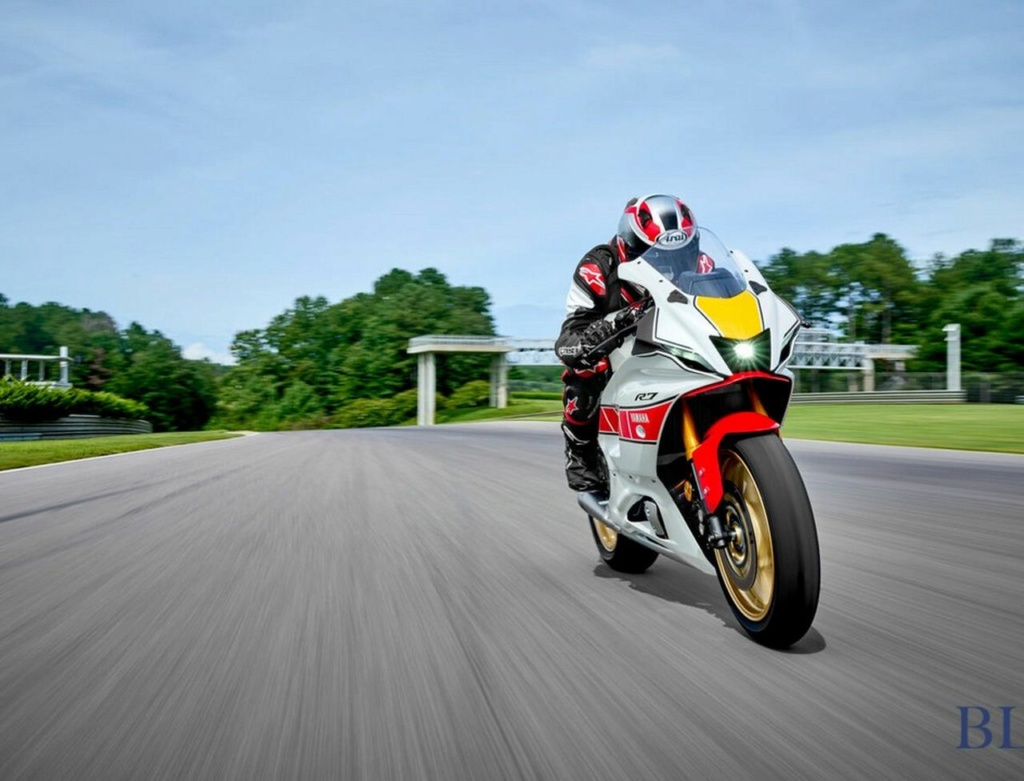 En 2022 la Série R de Yamaha Yamaha23