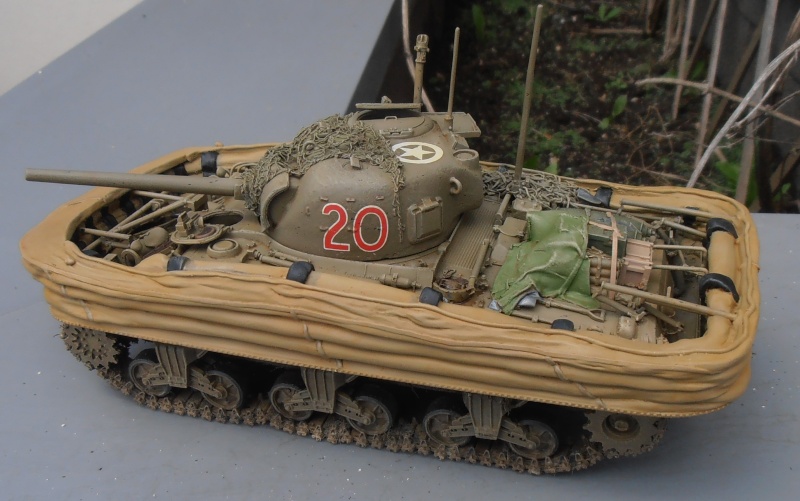 Sherman DD M4A4 ( resicast ) au 1/35eme P6050312