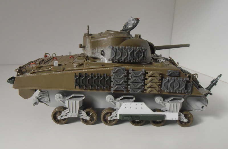 Sherman M4A3 ex dozer ( italeri, academy, eduard ) au 1/35eme P8251312