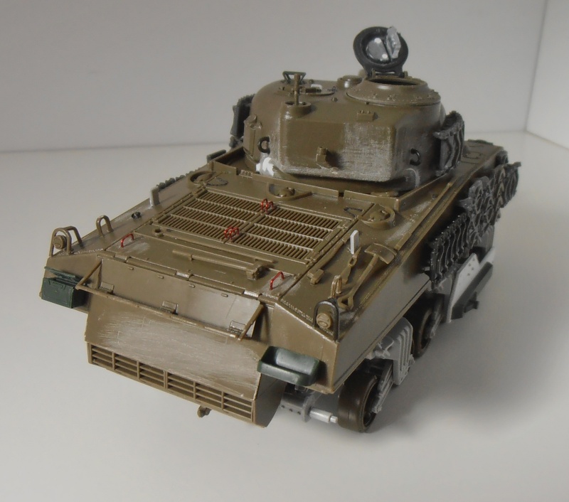 Sherman M4A3 ex dozer ( italeri, academy, eduard ) au 1/35eme - Page 2 P8251313