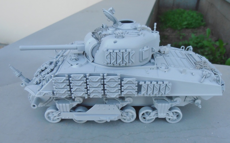 Sherman M4A3 ex dozer ( italeri, academy, eduard ) au 1/35eme - Page 2 P8251410