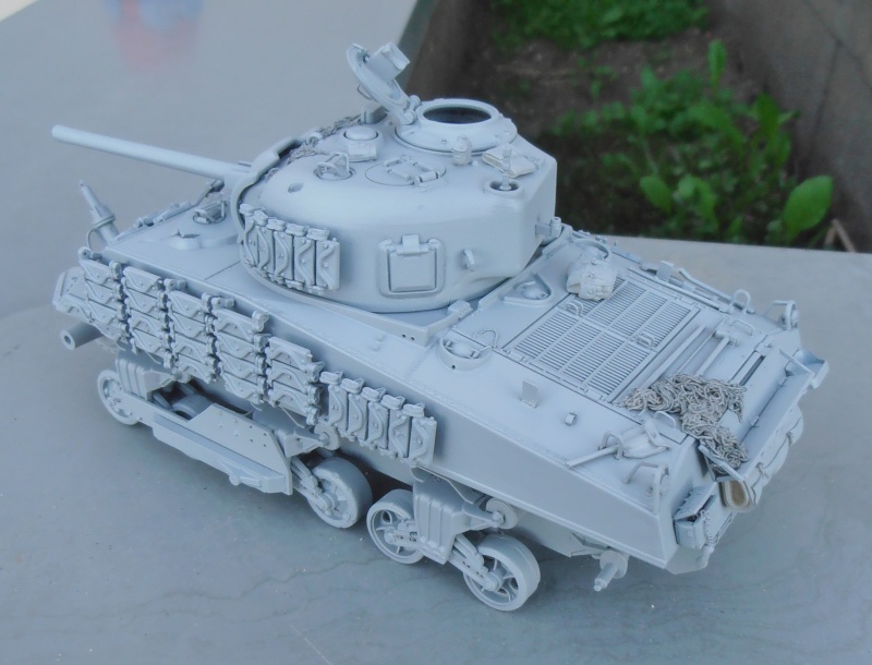 Sherman M4A3 ex dozer ( italeri, academy, eduard ) au 1/35eme P8251411