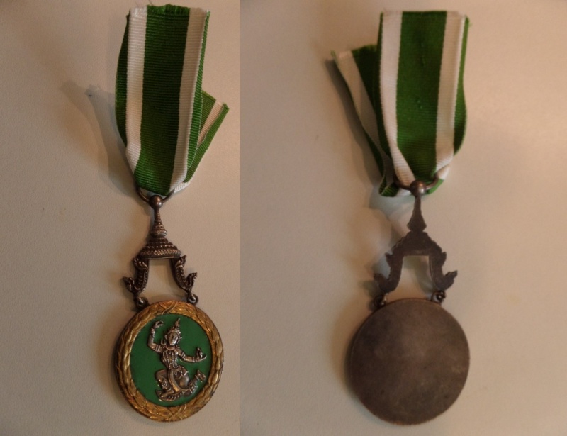 vend medaille CDG 1939, medaille afrique du Nord, CVM et ordre agricole Laos Sam_2610