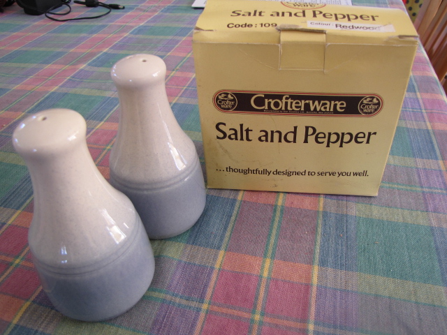  pepper - Crofter Ware boxed Salt and Pepper Crofte10