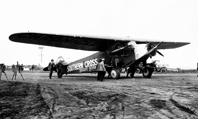 [Zvezda] - Fokker F-VII "SOUTHERN CROSS" 1040_010