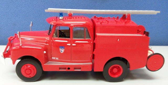 "Camions et véhicules de Sapeurs Pompiers au 1/43" par HACHETTE Collections - 2011  72231210