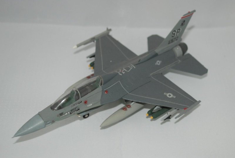 [Italeri] F-16D Fighting Falcon Italer17