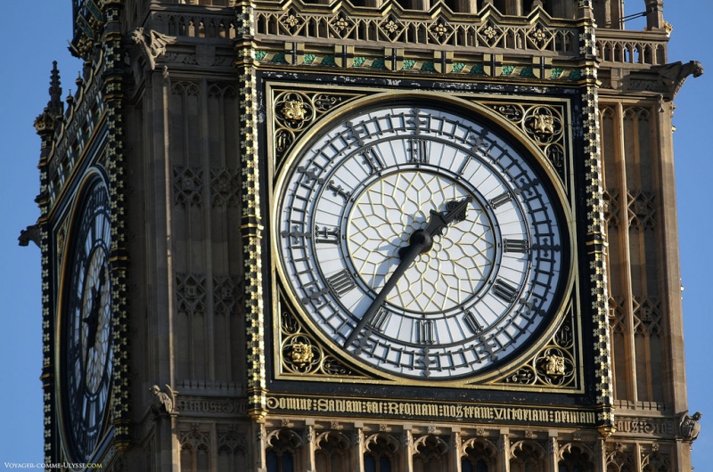 Reçu un beau diapo....Les horloges et pendules des rues..... 65460710