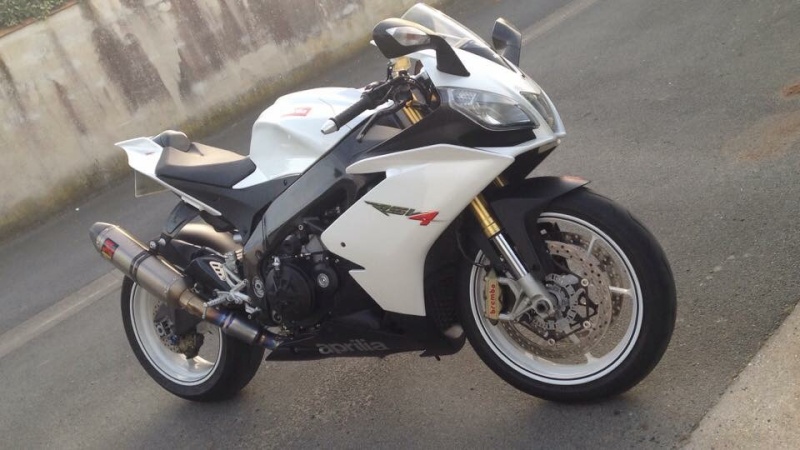 Qui en aprilia RSV4 ? - Page 15 Image15