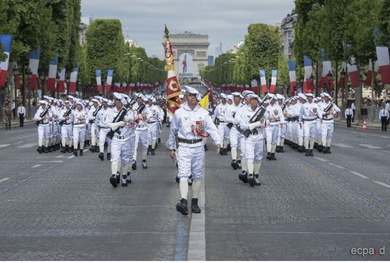 Le 27 B.C.A. le 14 juillet. 2710