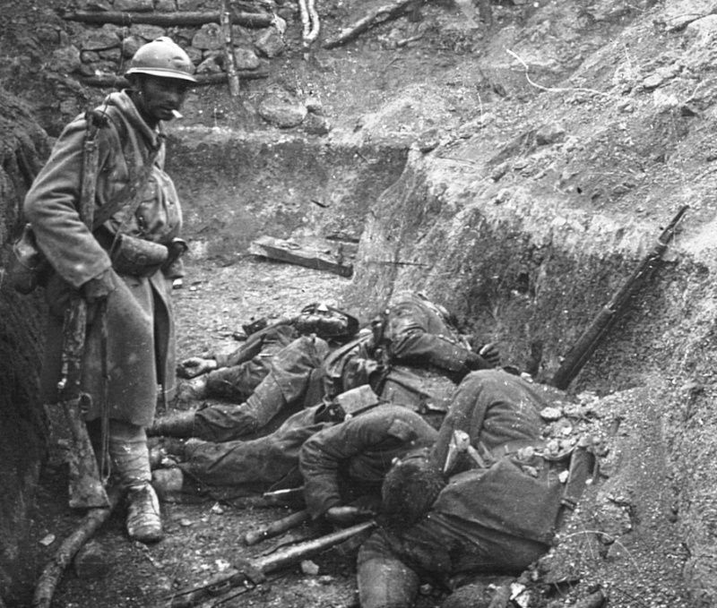 342 photos inédites de la Grande guerre !!! W710