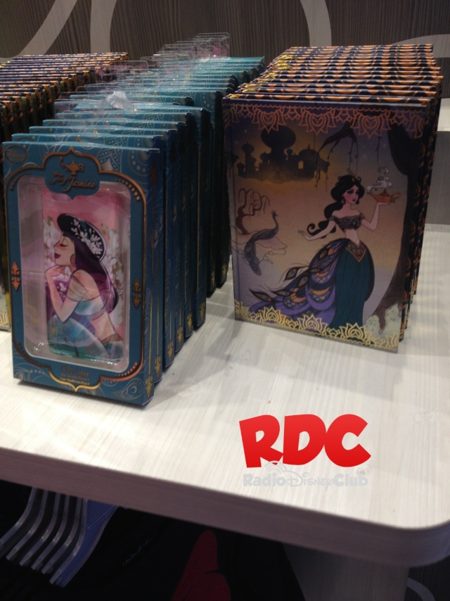 D23 2015 Merchandising , conditions des ventes - Page 14 Img_8310