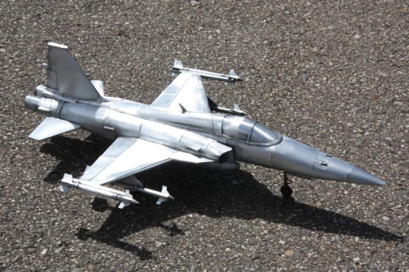 Militärflugzeugmodell Metall Ic8umw10