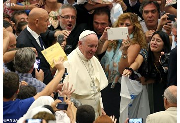 Le Pape : « Les divorcés-remariés ne sont pas excommuniés » Ansa8410