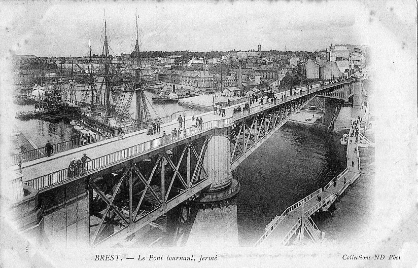 [Vie des ports] LE VIEUX BREST - Page 33 Brest-17