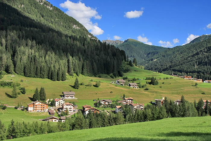 un giretto in Val di Fassa  11825610