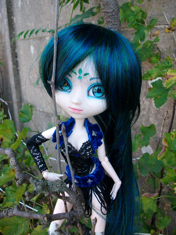 Les Pullip and co de Jane: Saphyr avec une de mes créations Sapho210