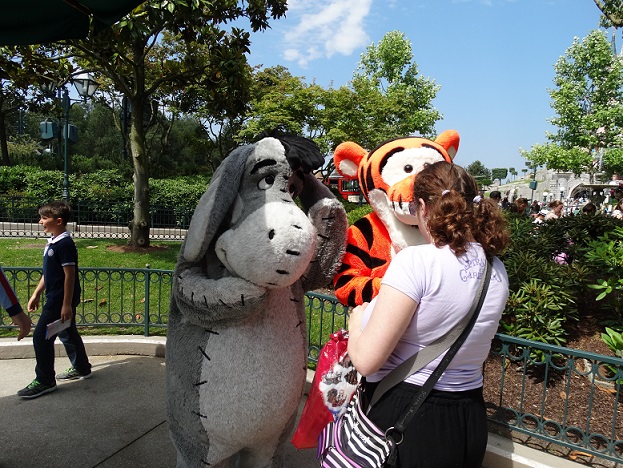 Quand le soleil rencontre la fête Givrée des soeurs d'Arendelle - Page 3 Dsc08562