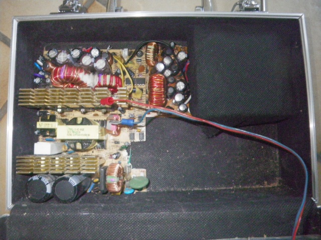 fabrication d'une valise bombe avec minuterie Imgp9014