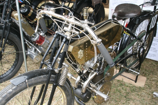 Coupes moto legende Img_8543