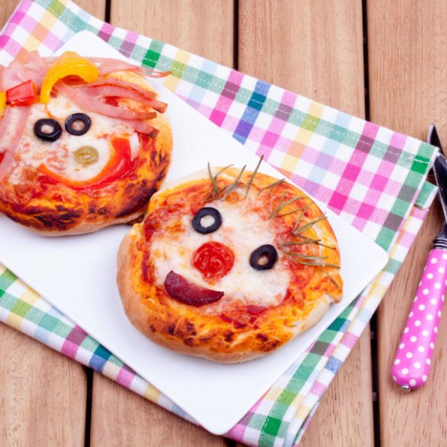 Mini pizzas simples pour enfants Mini-p10